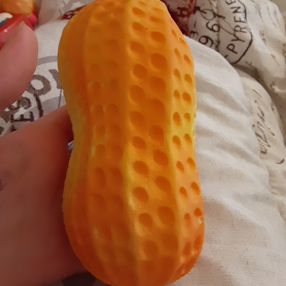 Color changing peanut squishy